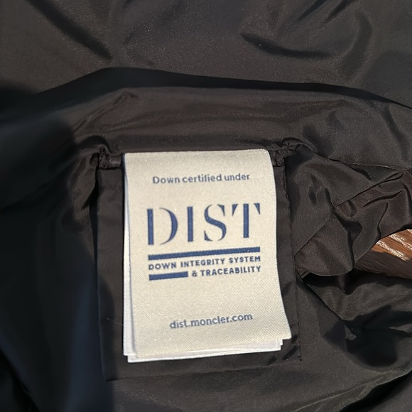 Moncler Ana Gilet all black puffer Vest size 2 - Picture 6 of 11